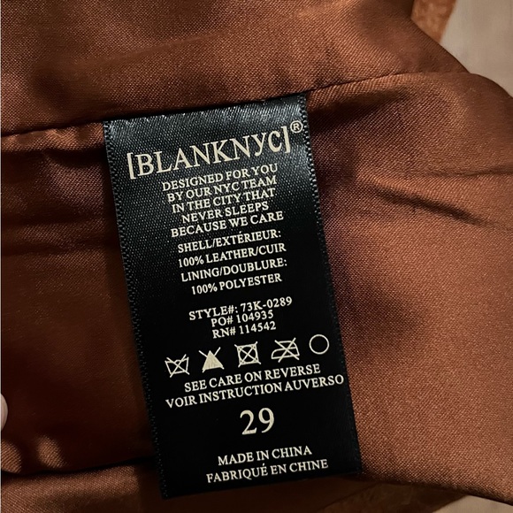 Blank NYC Suede Mini Skirt Womens 29” Waist Rust Brown Low Rise Leather Skirt - Picture 3 of 4